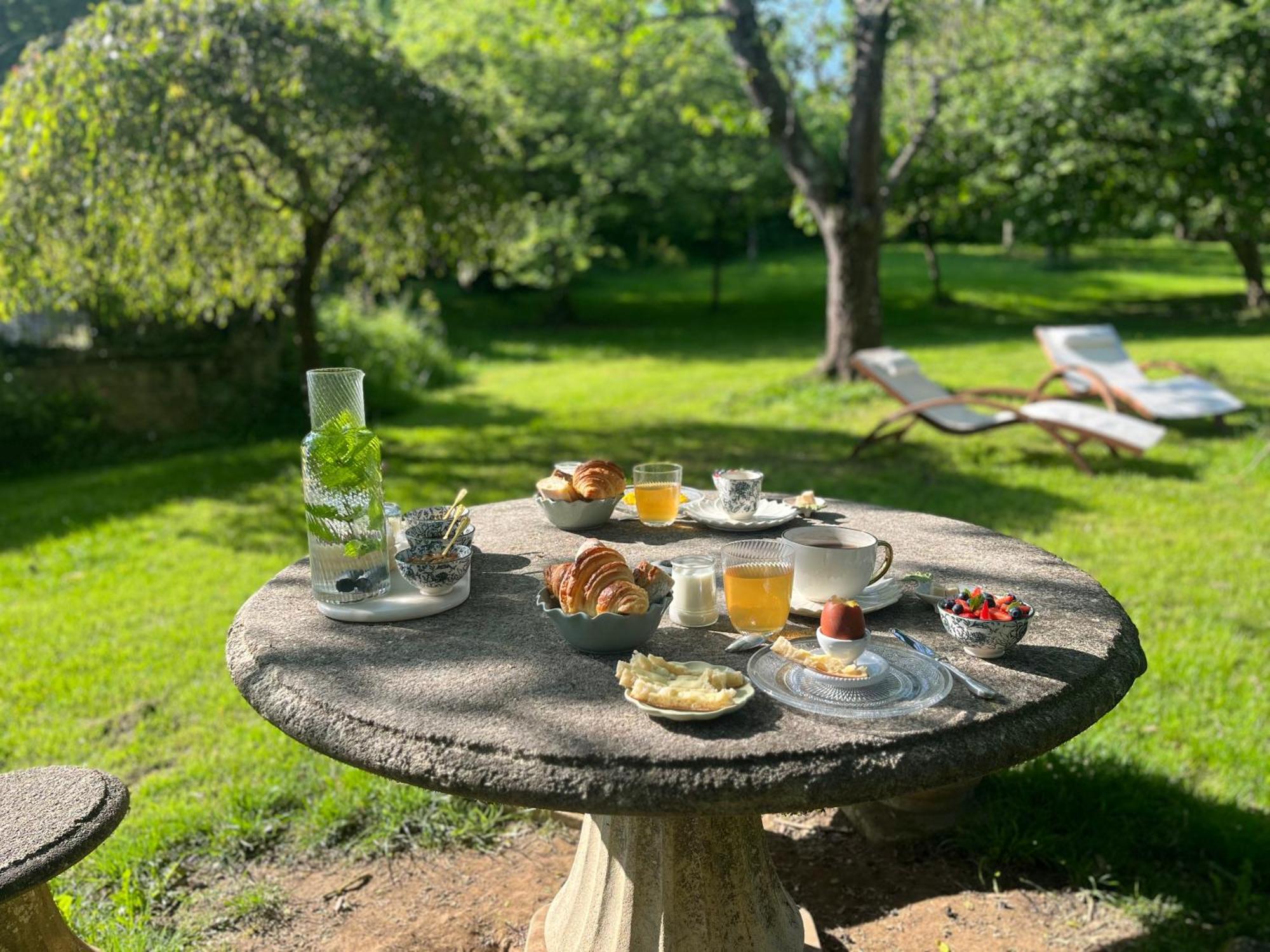 Le Clos Des Songes Blaru Exteriér fotografie