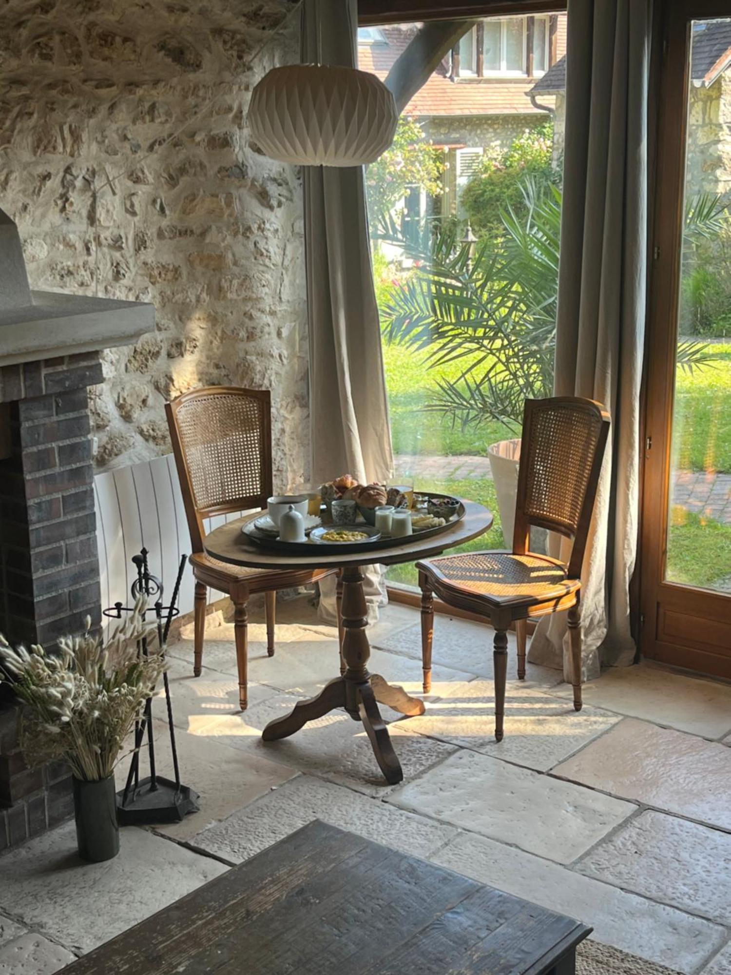 Le Clos Des Songes Blaru Exteriér fotografie