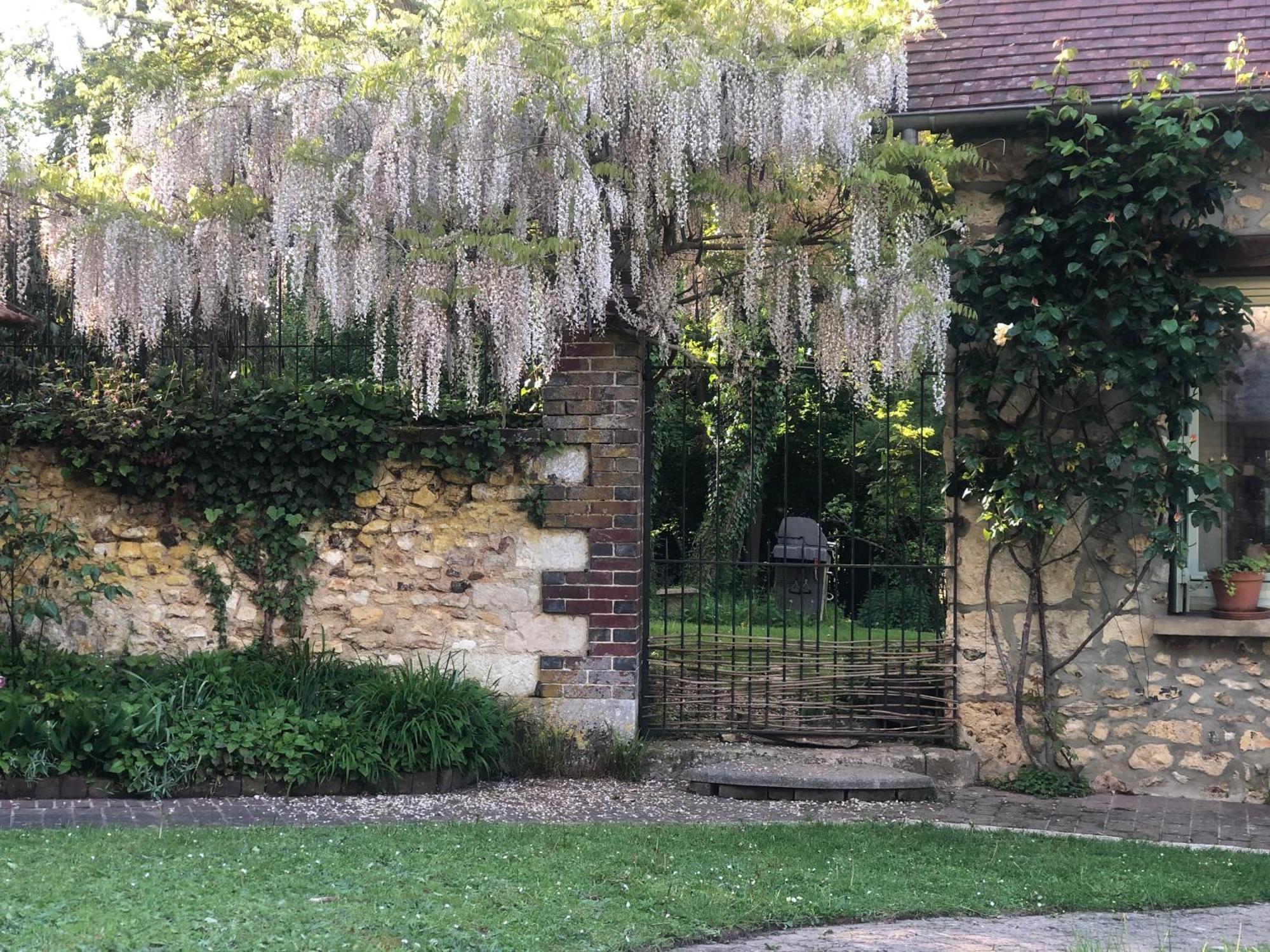 Le Clos Des Songes Blaru Exteriér fotografie