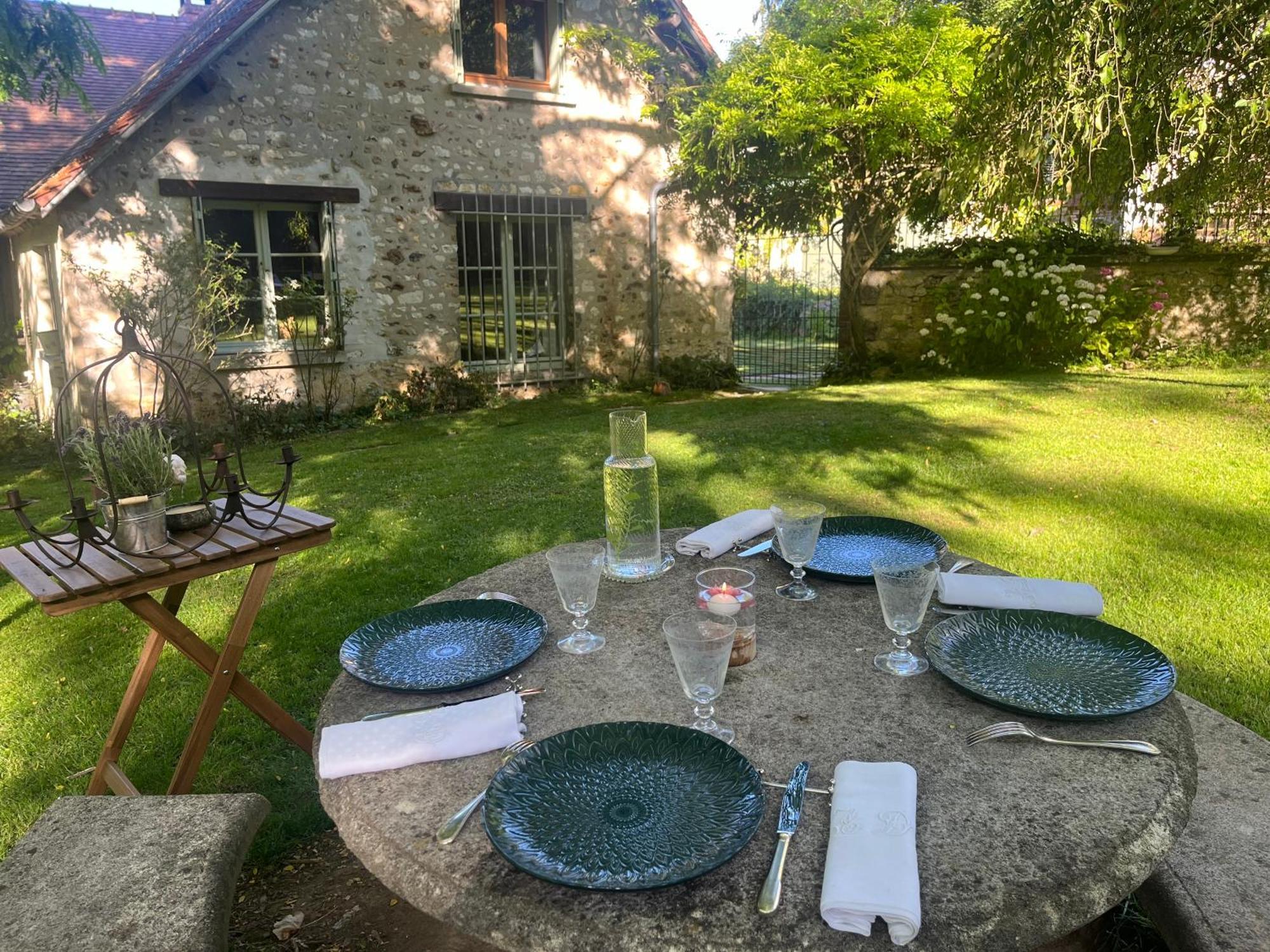 Le Clos Des Songes Blaru Exteriér fotografie