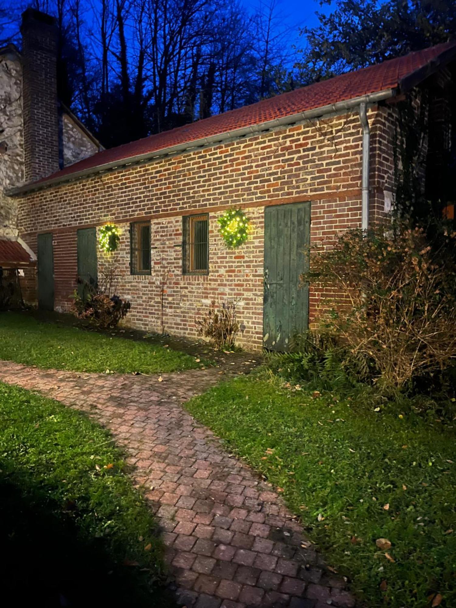 Le Clos Des Songes Blaru Exteriér fotografie